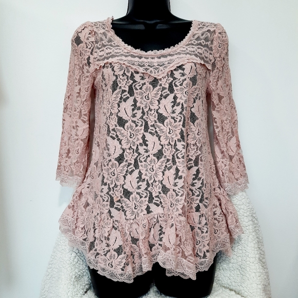 Free People Lace Blush 3/4 Sleeve Hi-Lo Hem Blouse - Picture 17 of 17